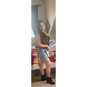 Meet your Posher, Alejandra